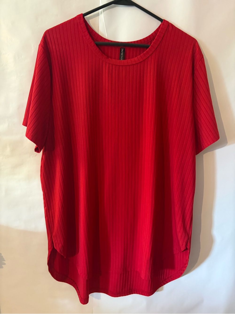 Ribbed Red Short Sleeve Tunic crazy train. Size 2x
